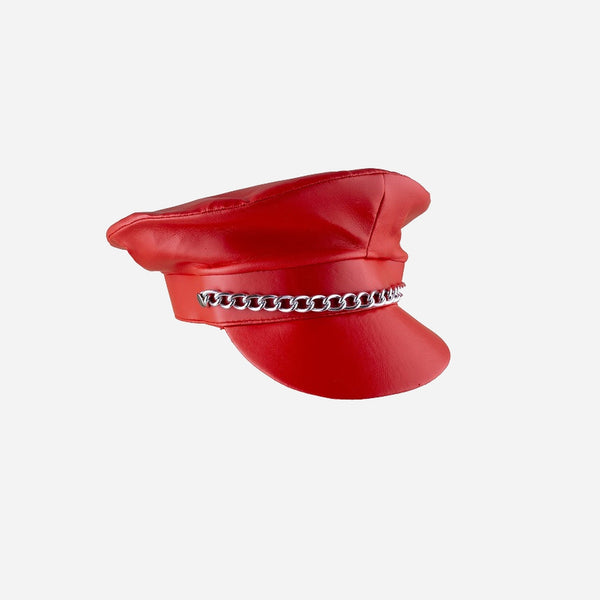 Casquette simili cuir rouge avec chaine adulte fantaisie