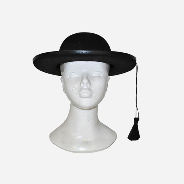 Chapeau de curé avec pompon suspendu