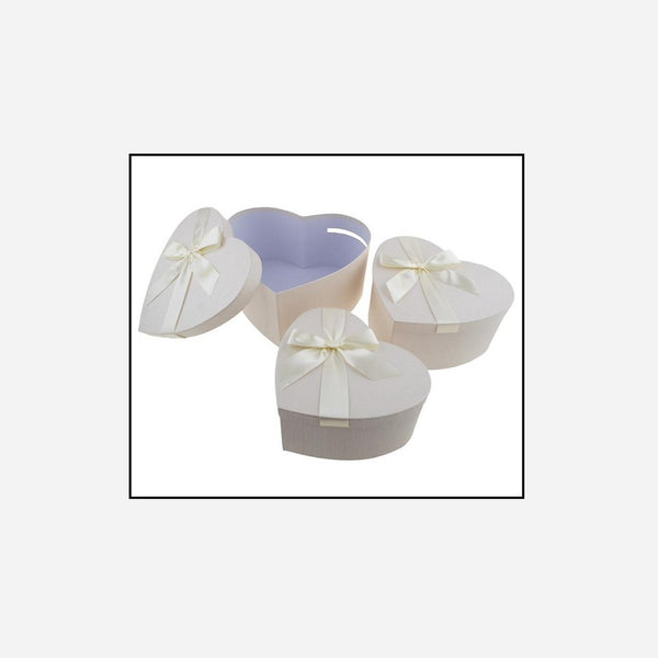 Lot de 3 boîtes/urnes à cadeaux luxe motifs coeurs crème