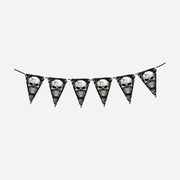 Guirlande 10 fanions 30 × 20 cm motif tête de mort 3 m