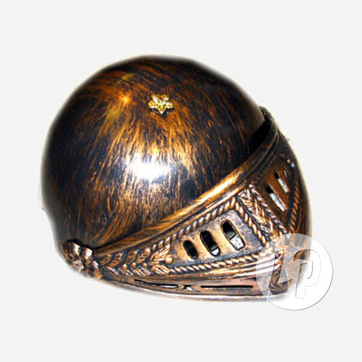 Casque gothique doré