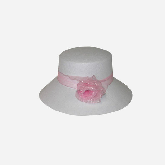 Chapeau de femme blanc avec noeud
