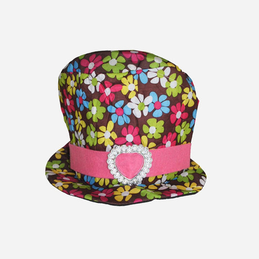 Chapeau de femme à fleurs avec bandeau coeur
