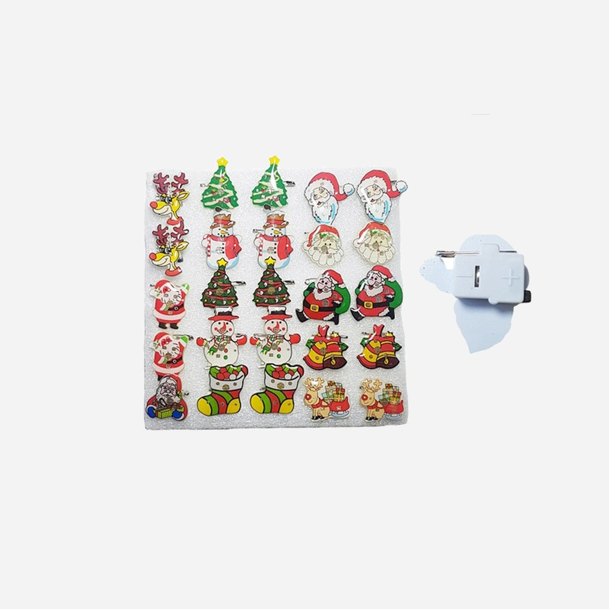 Lot de 25 badges de Noël lumineux 3 Led's motifs mélangés